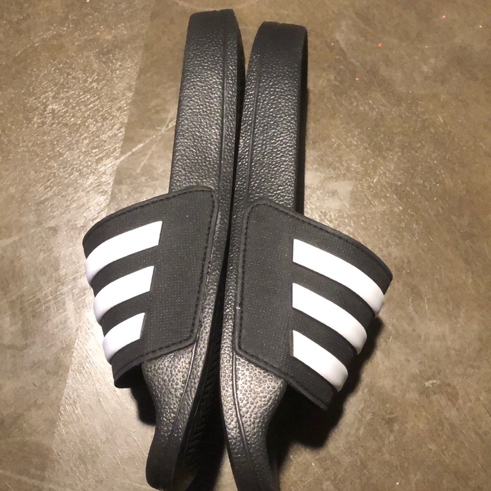 Adidas - Picture 3 of 6